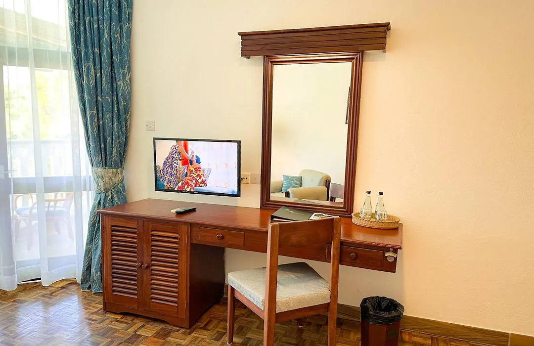 Travellers Beach Hotel & Spa-1